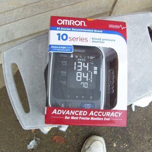 Omron Series 10 Upper Arm Blood Pressure Monitor Cuff White/Black  NEW